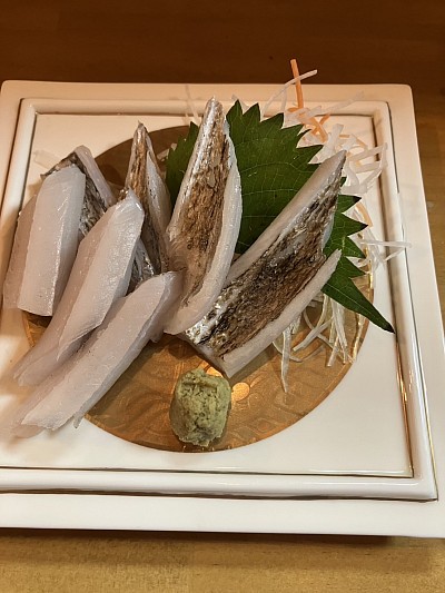 釣った太刀魚が華やかに